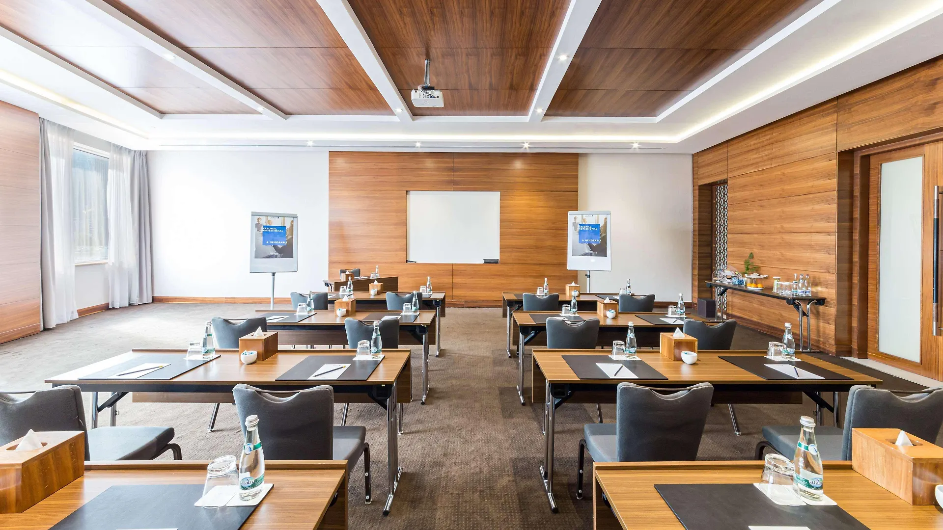 Radisson Blu Hotel, Dubai Waterfront Hotel
