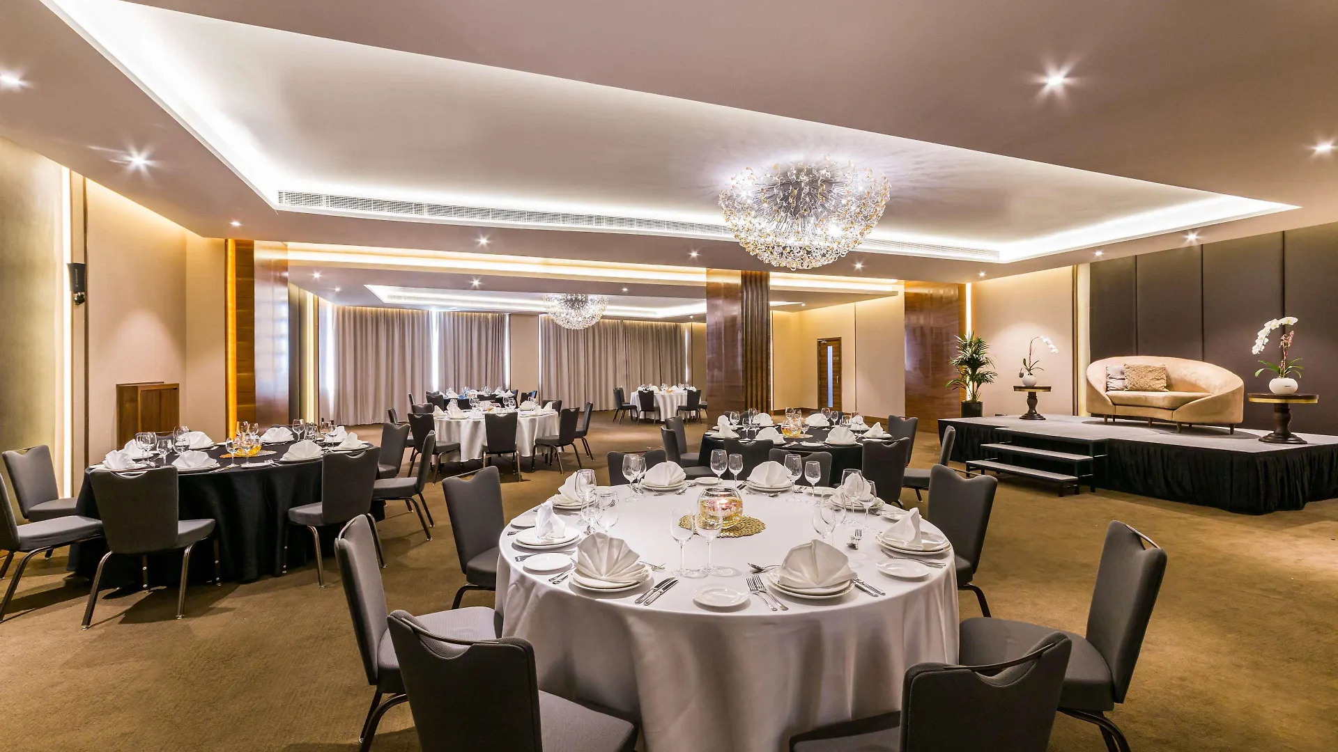 Radisson Blu Hotel, Dubai Waterfront