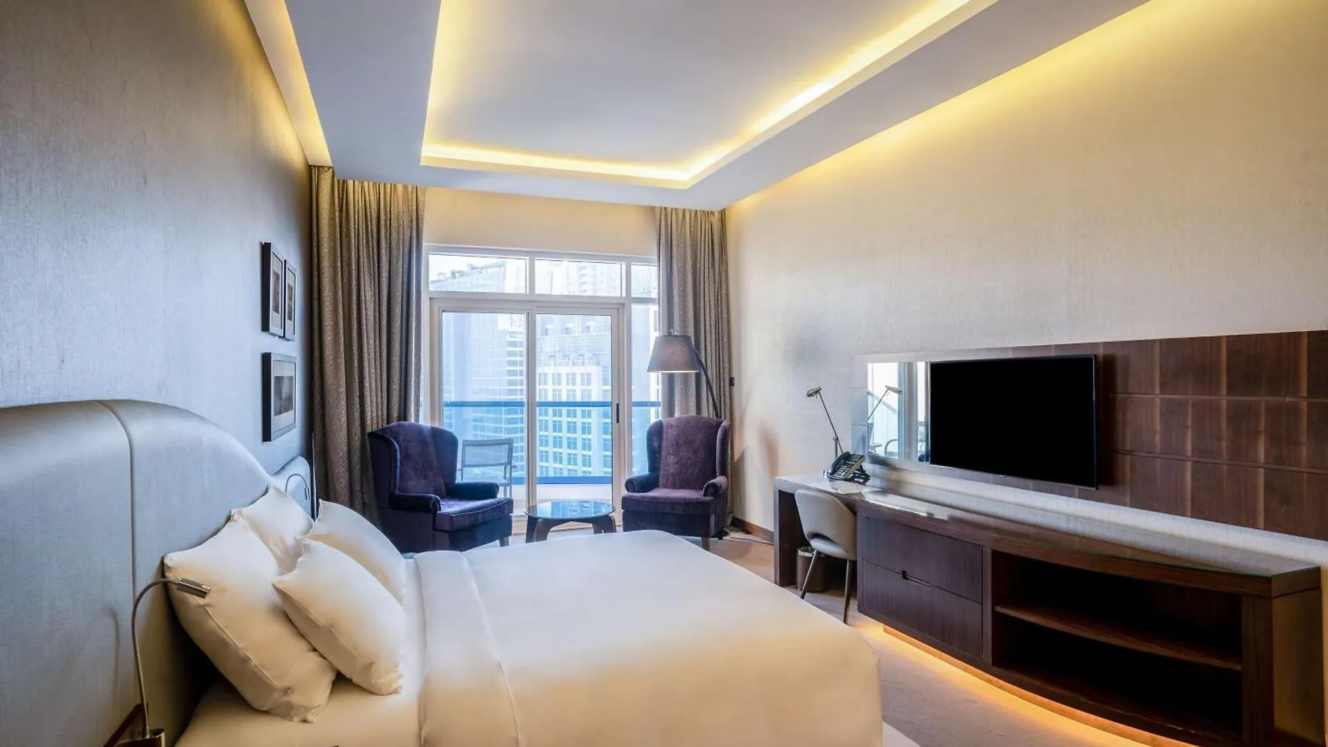 Radisson Blu Hotel, Dubai Waterfront Hotel